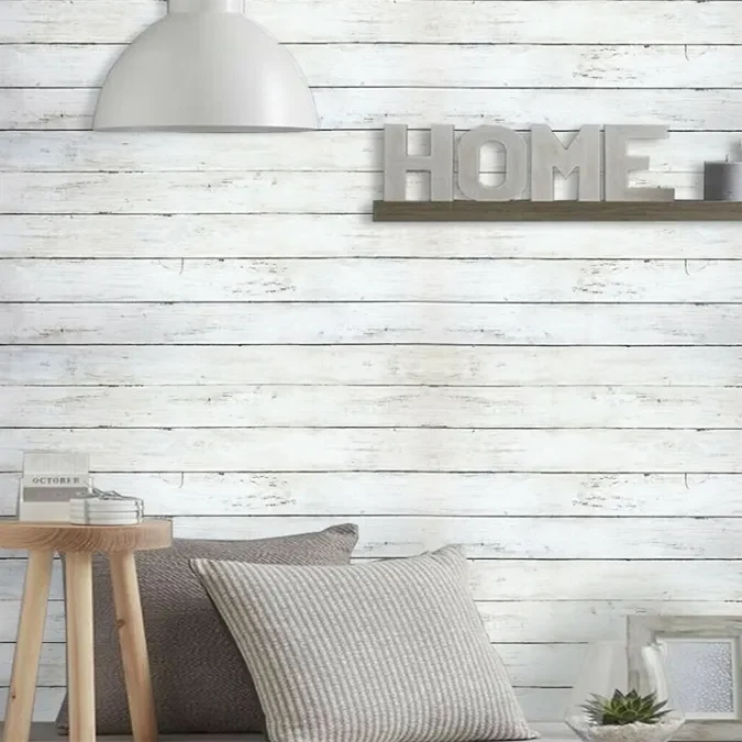 Dlaczego warto wybrać samoprzylepną tapetę dekoracyjną z fakturą drewna do aranżacji wnętrz